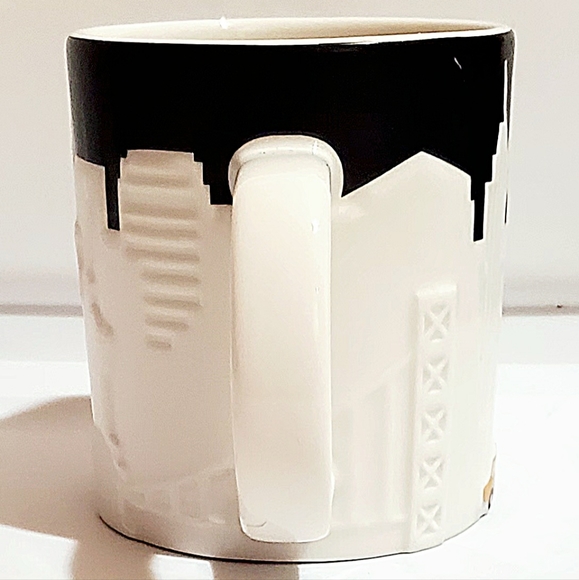 STARBUCKS COLLECTORS SERIES NEW YORK CITY LARGE 3D COFFEE MUG. 2012 - Picture 10 of 12
